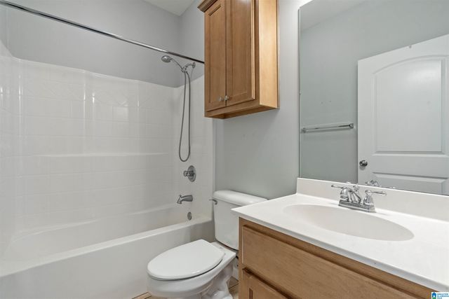 915 VALLEY CIRCLE, Leeds, AL 35094