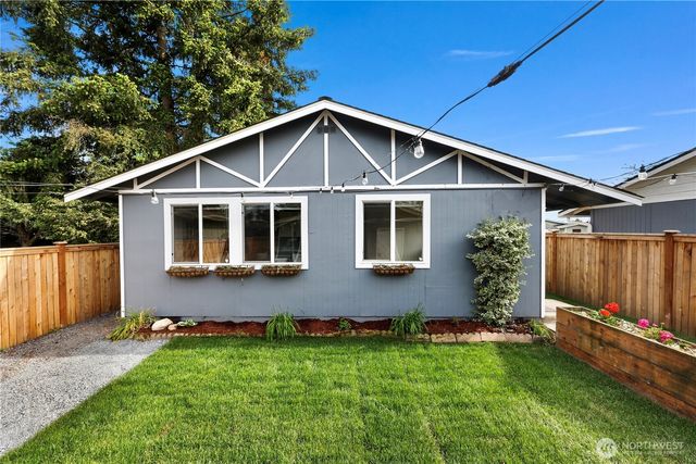 9020 13th ST NE, Lake Stevens, WA 98258