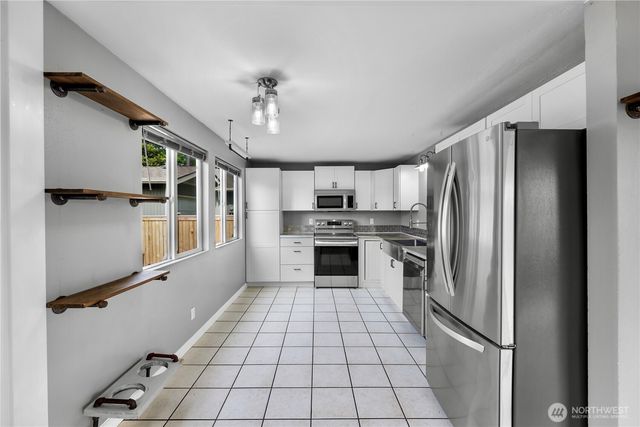9020 13th ST NE, Lake Stevens, WA 98258