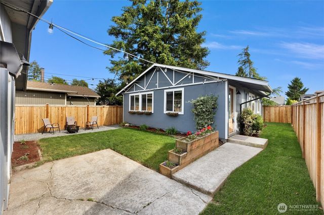 9020 13th ST NE, Lake Stevens, WA 98258