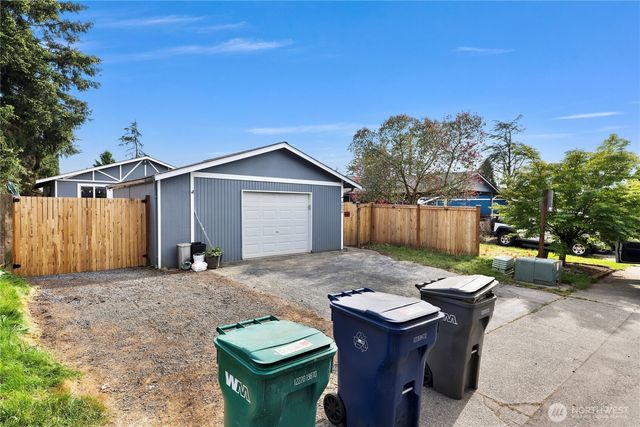 9020 13th ST NE, Lake Stevens, WA 98258