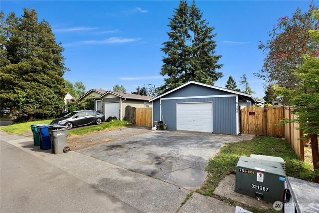 9020 13th ST NE, Lake Stevens, WA 98258