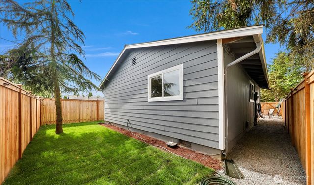 9020 13th ST NE, Lake Stevens, WA 98258