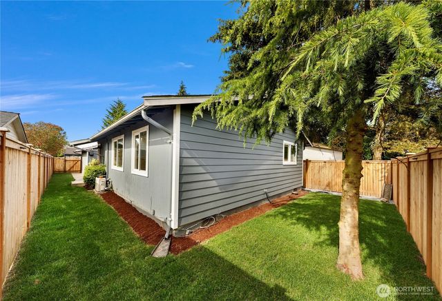 9020 13th ST NE, Lake Stevens, WA 98258