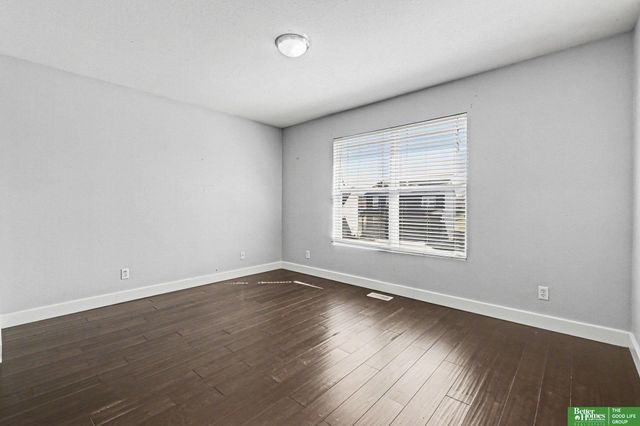 8718 Wyoming Street, Omaha, NE 68122