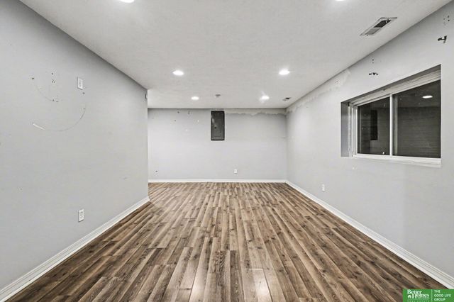 8718 Wyoming Street, Omaha, NE 68122