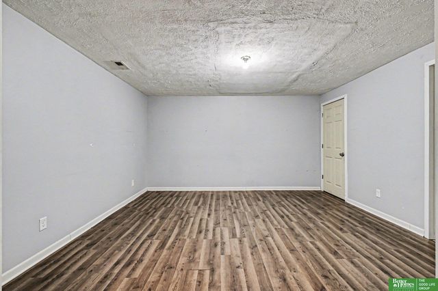 8718 Wyoming Street, Omaha, NE 68122