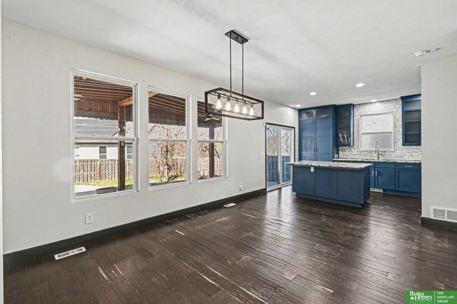 8718 Wyoming Street, Omaha, NE 68122