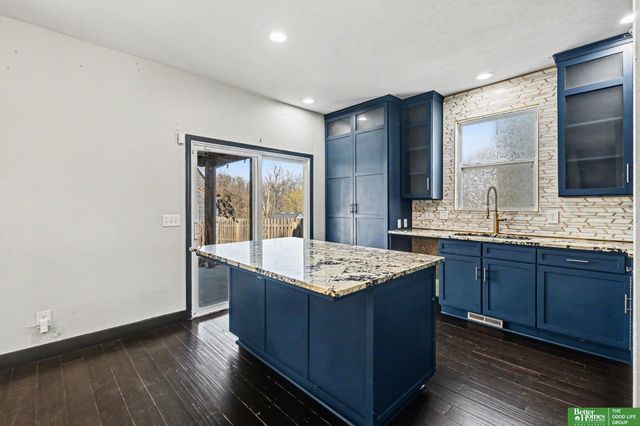 8718 Wyoming Street, Omaha, NE 68122