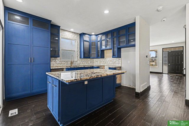 8718 Wyoming Street, Omaha, NE 68122