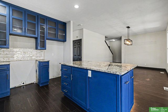 8718 Wyoming Street, Omaha, NE 68122