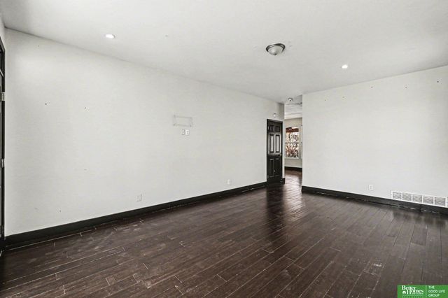 8718 Wyoming Street, Omaha, NE 68122