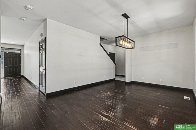 8718 Wyoming Street, Omaha, NE 68122