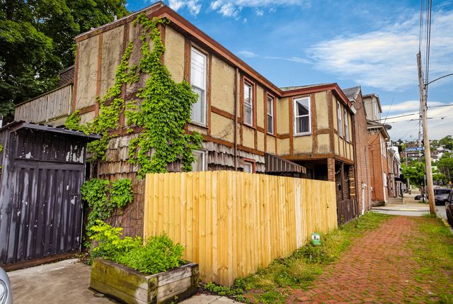 2301 Larkins WAY, South Side, PA 15203