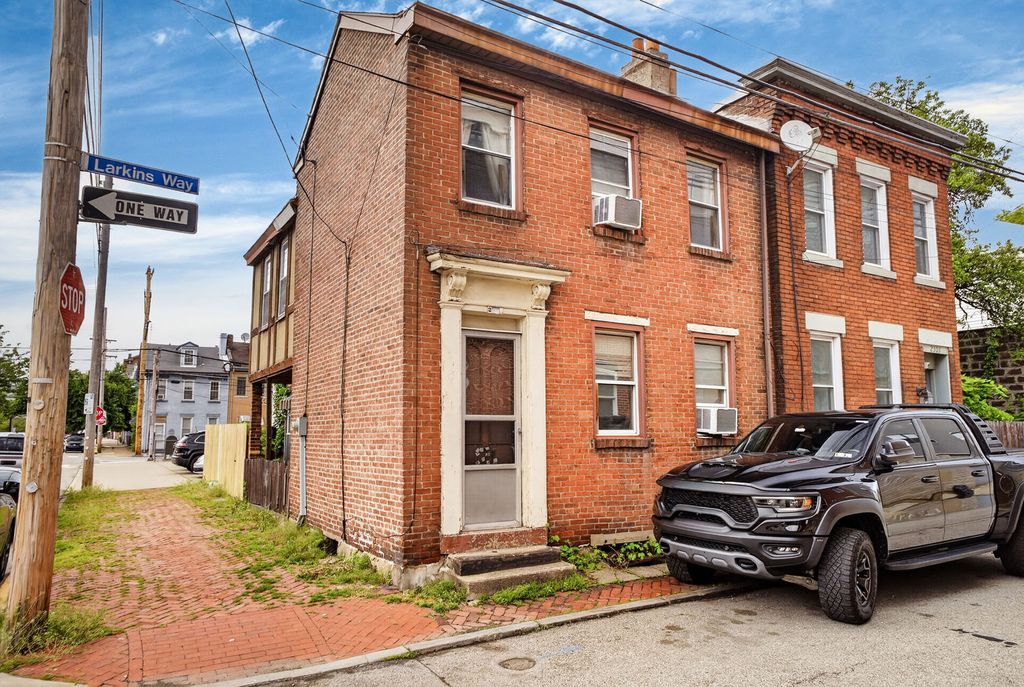 2301 Larkins WAY, South Side, PA 15203