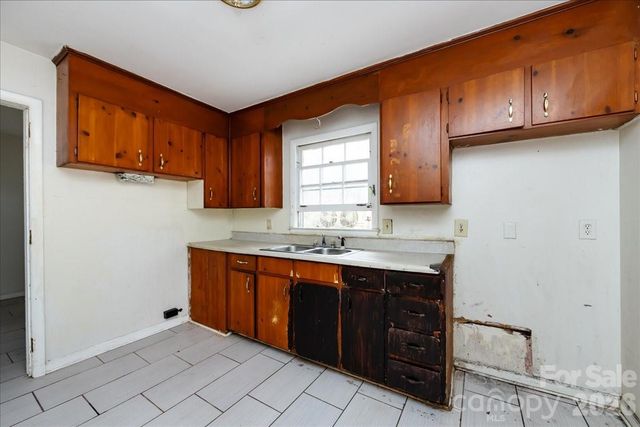 1628 Eastway Drive, Charlotte, NC 28205