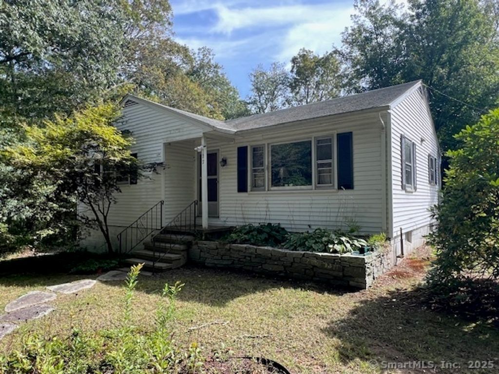 22 Oak Lane, Stonington, CT 06378