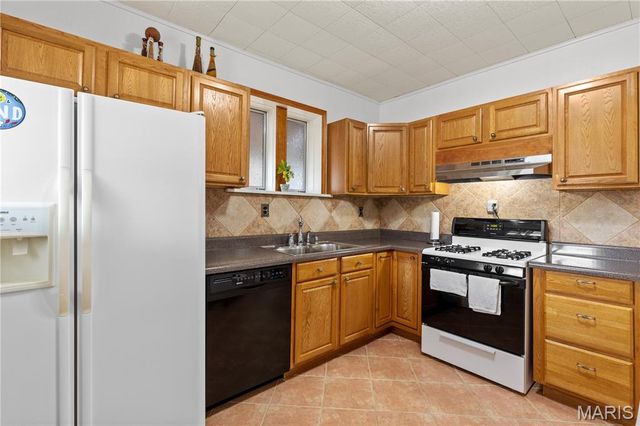 6266 Marmaduke Avenue, St Louis, MO 63139