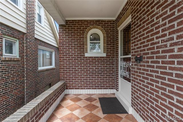 6266 Marmaduke Avenue, St Louis, MO 63139