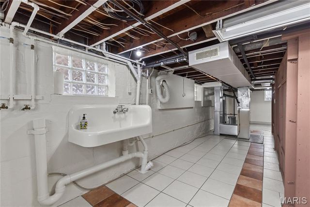 6266 Marmaduke Avenue, St Louis, MO 63139