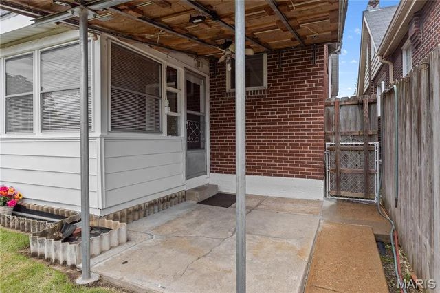 6266 Marmaduke Avenue, St Louis, MO 63139