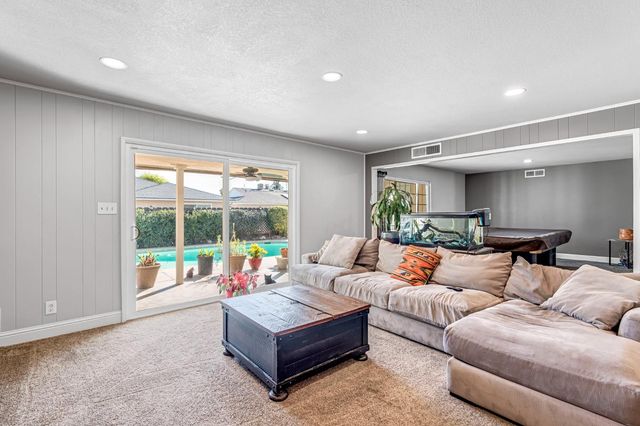 1263 E Ellery Avenue, Fresno, CA 93710