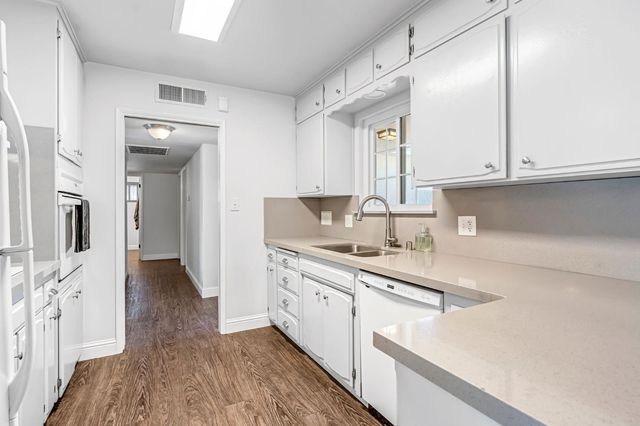 1263 E Ellery Avenue, Fresno, CA 93710