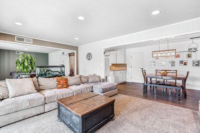 1263 E Ellery Avenue, Fresno, CA 93710