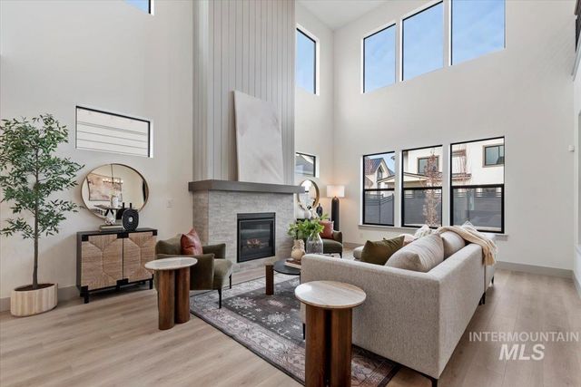 7580 W Old School St Fremont, Meridian, ID 83646