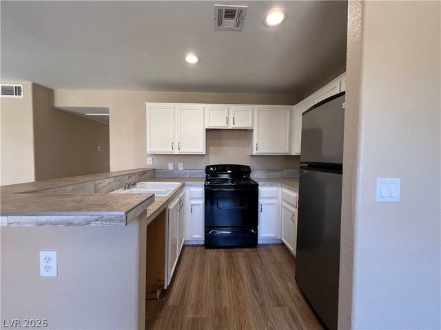 2982 Juniper Hills Boulevard 201, Las Vegas, NV 89142