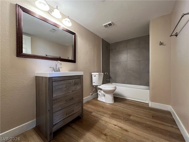 2982 Juniper Hills Boulevard 201, Las Vegas, NV 89142