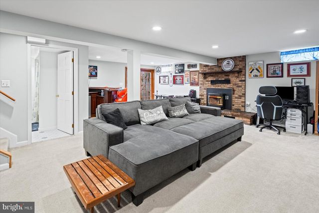 1237 HILLCREEK RD, Pasadena, MD 21122