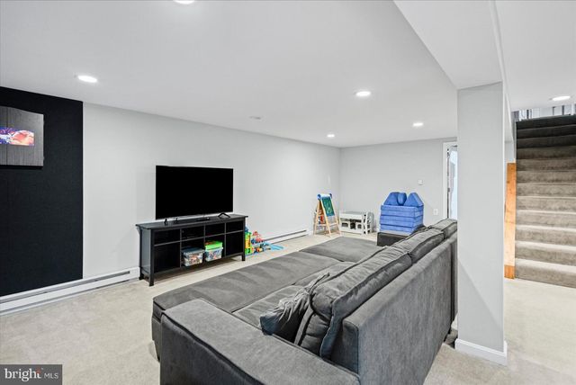 1237 HILLCREEK RD, Pasadena, MD 21122