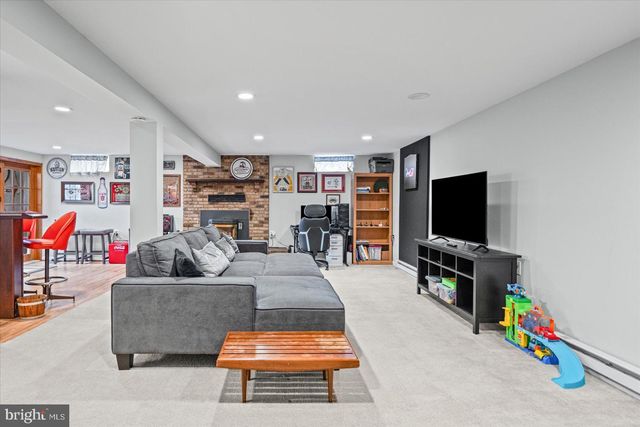 1237 HILLCREEK RD, Pasadena, MD 21122