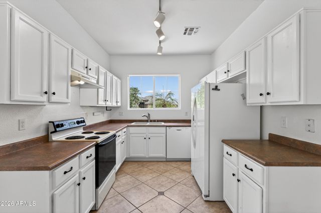 13660 W OCOTILLO Lane, Surprise, AZ 85374