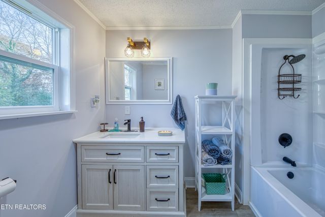 154 Garrett Rd, Madisonville, TN 37354