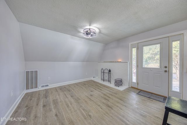 154 Garrett Rd, Madisonville, TN 37354