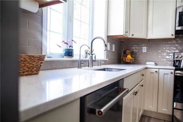 7 Squantum Street, Cranston, RI 02920