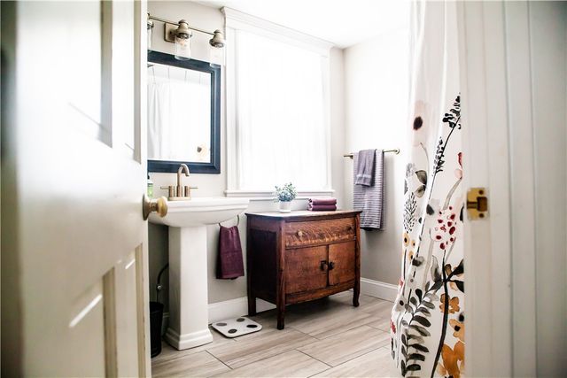 7 Squantum Street, Cranston, RI 02920