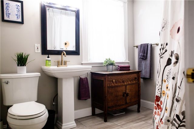 7 Squantum Street, Cranston, RI 02920