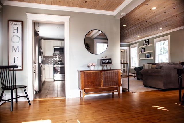 7 Squantum Street, Cranston, RI 02920