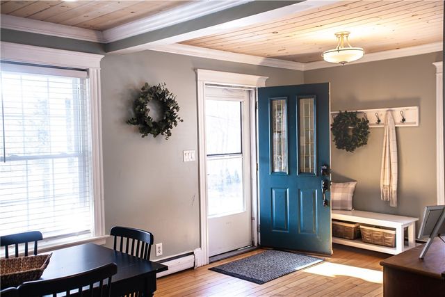 7 Squantum Street, Cranston, RI 02920