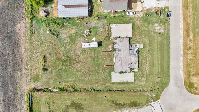 384 Choice Drive, Palmer, TX 75152