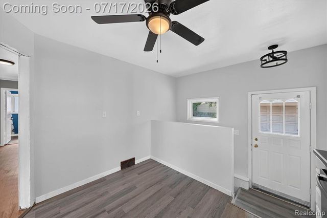 903 Bernie Lane, Madison Heights, MI 48071