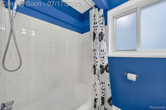 903 Bernie Lane, Madison Heights, MI 48071