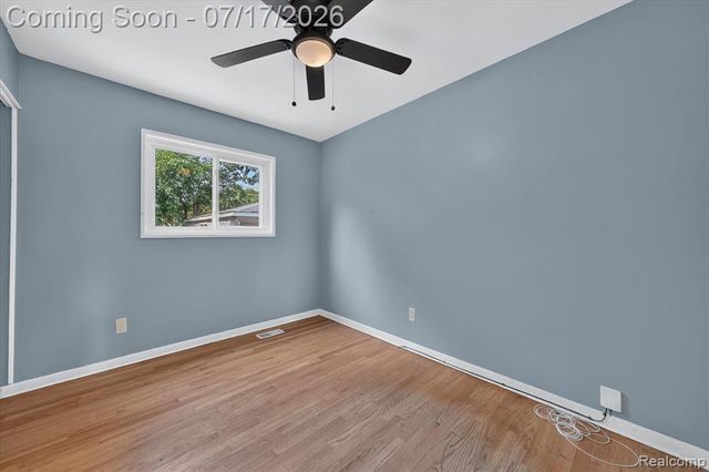 903 Bernie Lane, Madison Heights, MI 48071