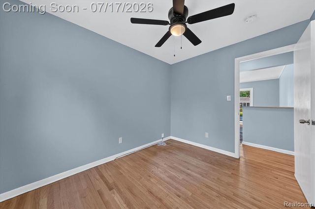 903 Bernie Lane, Madison Heights, MI 48071