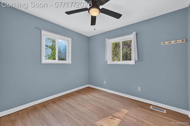 903 Bernie Lane, Madison Heights, MI 48071