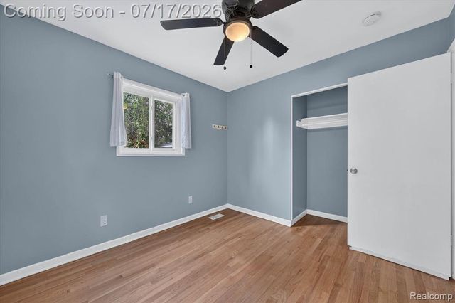 903 Bernie Lane, Madison Heights, MI 48071