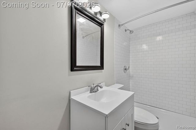 903 Bernie Lane, Madison Heights, MI 48071